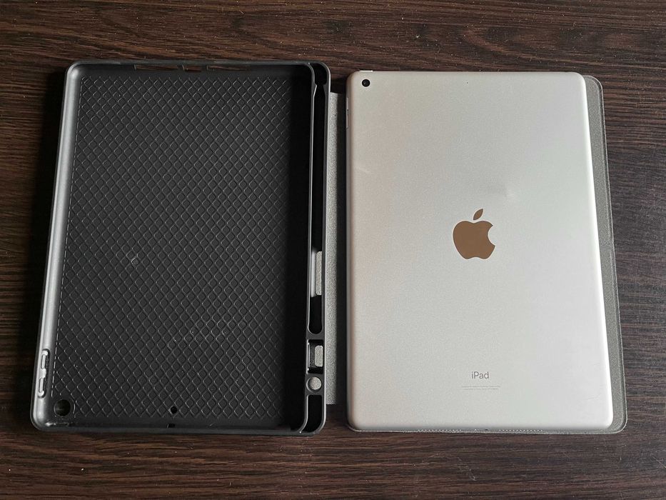 iPad 9 2021 64GB Wi-Fi плюс чехол