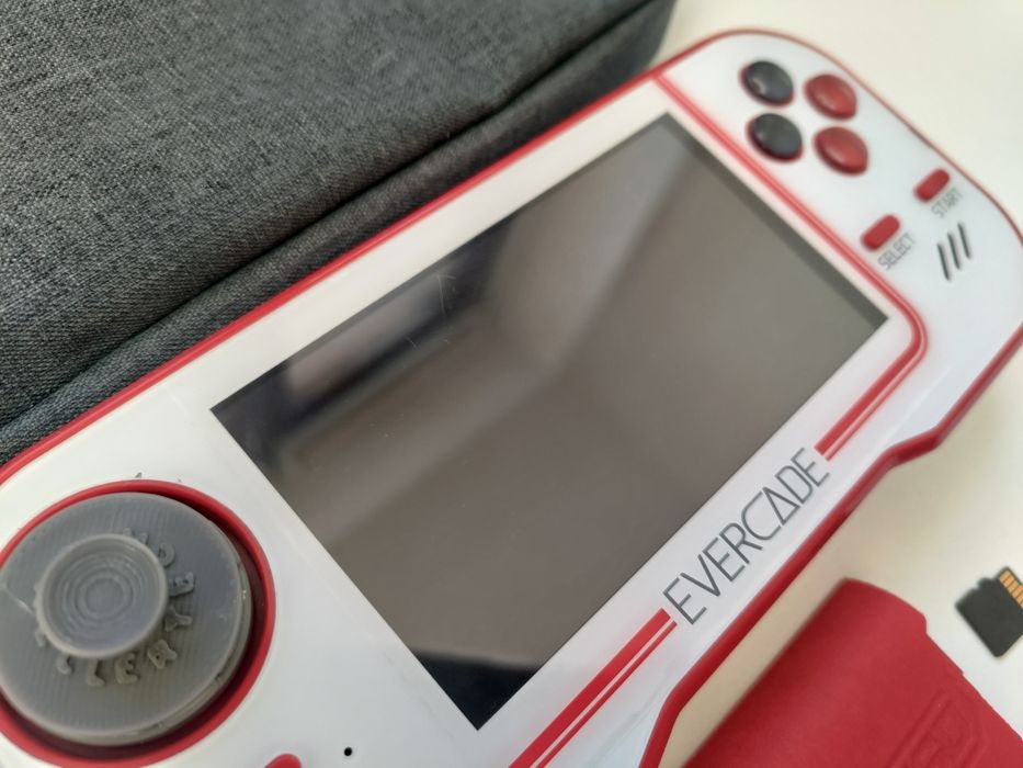 Evercade Handheld MOD!  IPS + everSD 32GB konsola