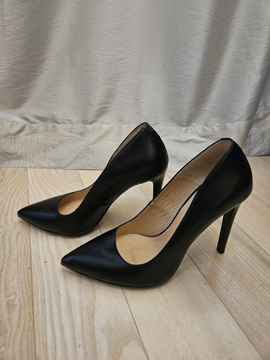 Szpilki Monnari r. 38 jak nowe