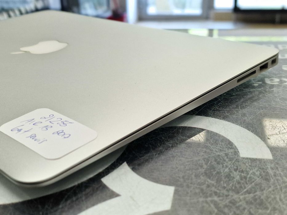 Macbook Air 13 2017/ i5 1.80 GHz/ 8GB/ 128GB/ Bateria serwis