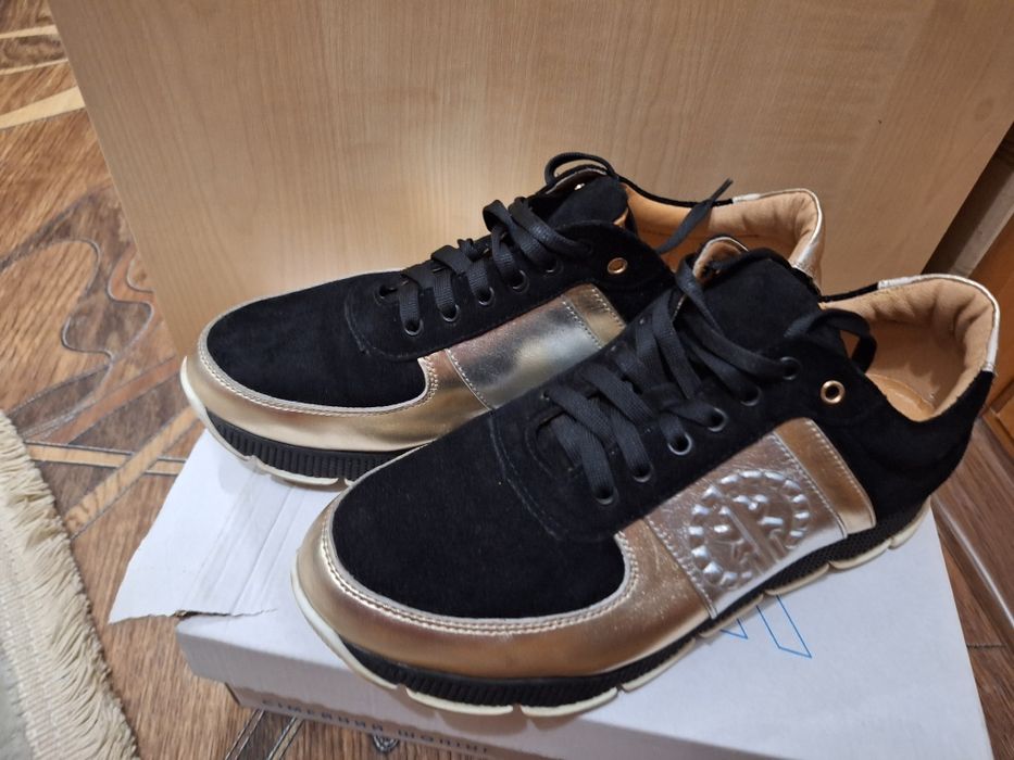 Кросівки жіночі  Kento