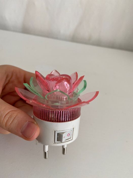 Нічник з кнопкою квітка