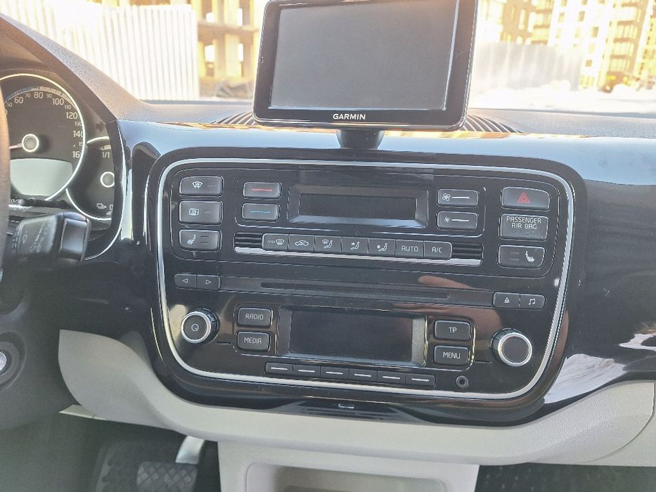 Продається електромобіль Volkswagen e-Up