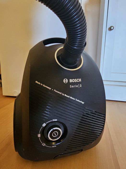 Aspirador Bosch preto