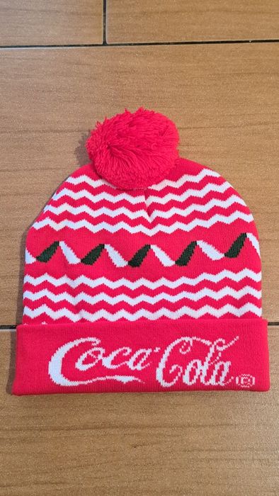 Czapka z pomponem Coca cola Nowa