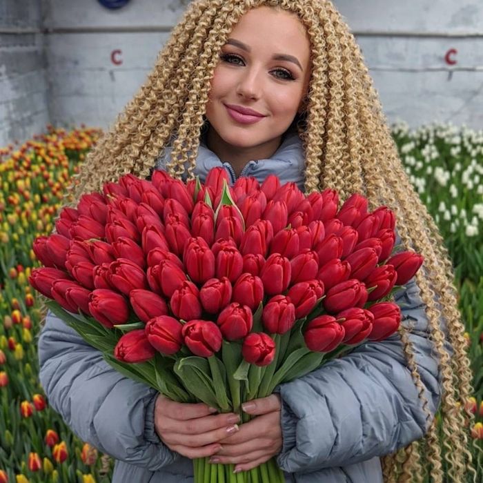 Тюльпани опт- роздріб  букети з доставкою по всій Україні