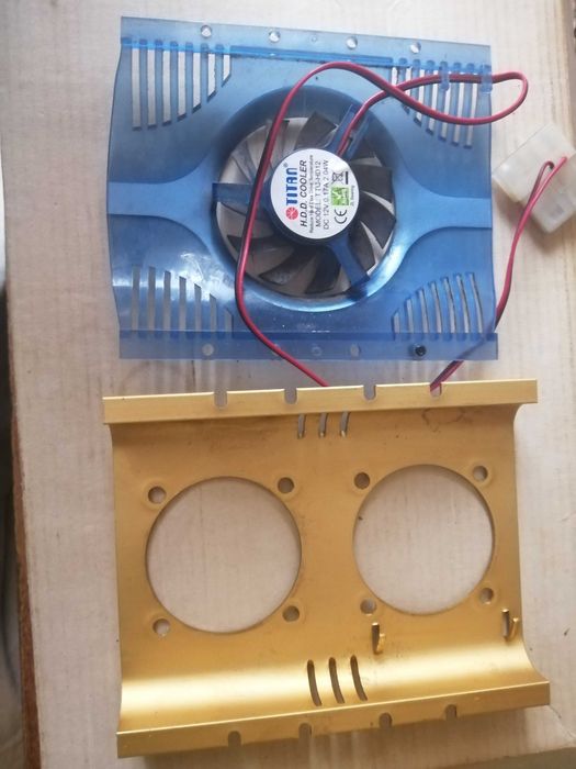Продам отличное охлаждение на жесткий диск