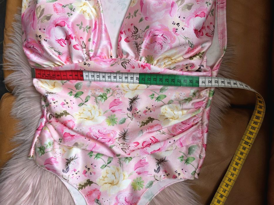 Sprzedam body w kwiaty. Nowe