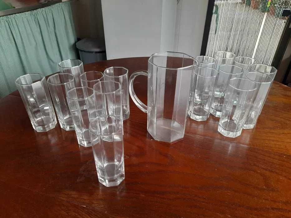 Conjunto de Jarro e 16 copos