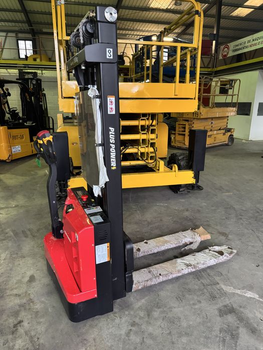 Stacker Plus power 1500kg 3mt (novo)