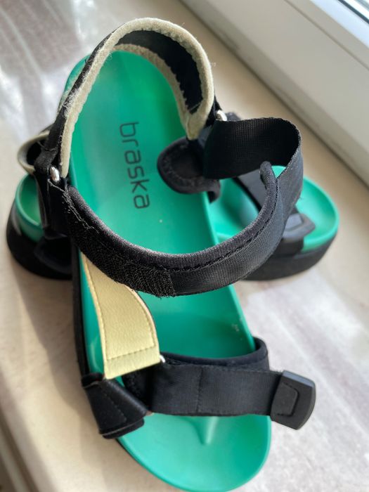 Сандалі жіночі чорно зелені