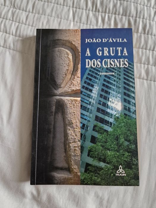 A Gruta dos Cisnes de João D'Ávila Editora Hugin