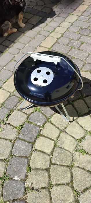 Grill węglowy turystyczny