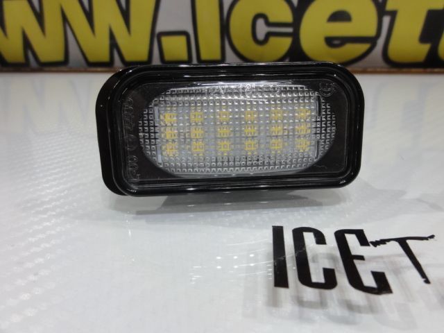 Suporte de lâmpada de matricula com led branco para Mercedes Classe C W203, CLK A209, W209, SL R230, Chrysler Crossfire coupe &amp; Cabrio 03-07