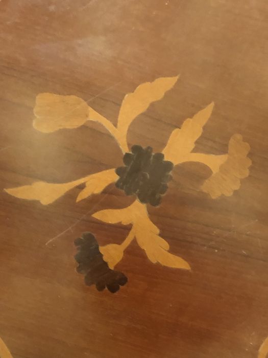 Столешница столика с инкрустацией