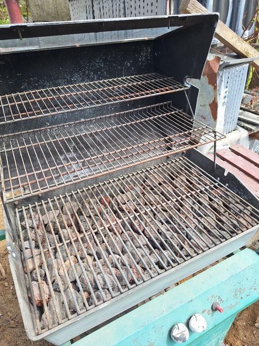 Grill gazowy zielony