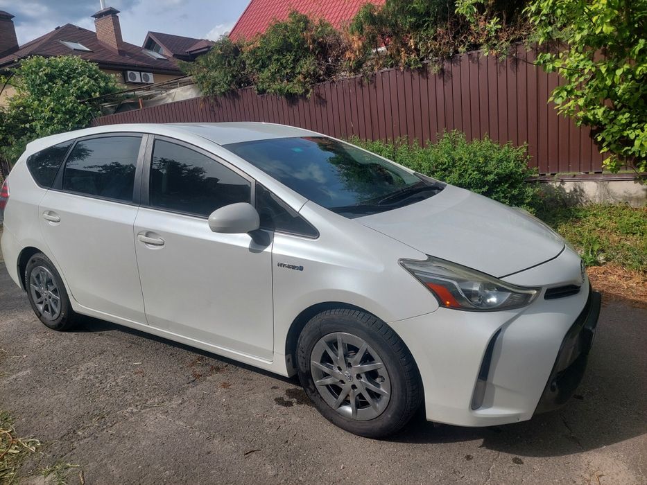 Продам Toyota prius v