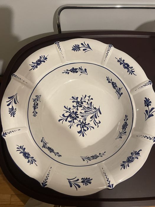 Vendo jarro e bacia de lavar as mãos em louça portuguesa, pintado mão