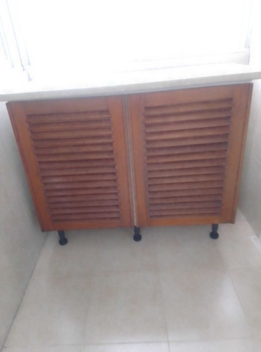 Dois móveis para arrumação