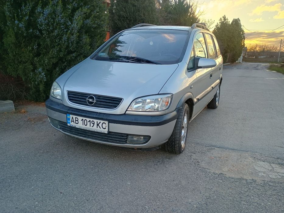 Продам Opel Zafira стан хороший без ДТП майже вся в рідній фарбі працює добре і на газу і на бензині газ вписаний,салон збережений  ходова зроблена авто без зауважень,резина зимня машина моя ,документи будь який варіант,дивитися Олексіївка.