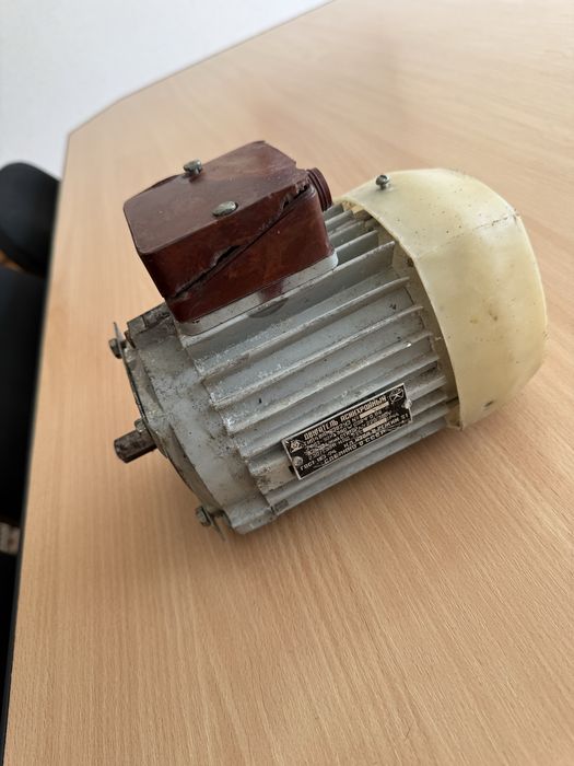 Двигатель асинхронный 220/380