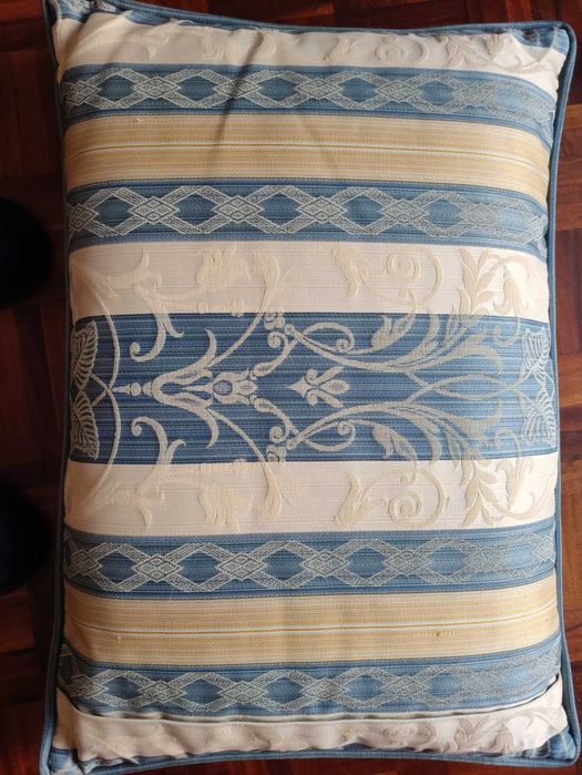 Almofadas e Colcha de cama