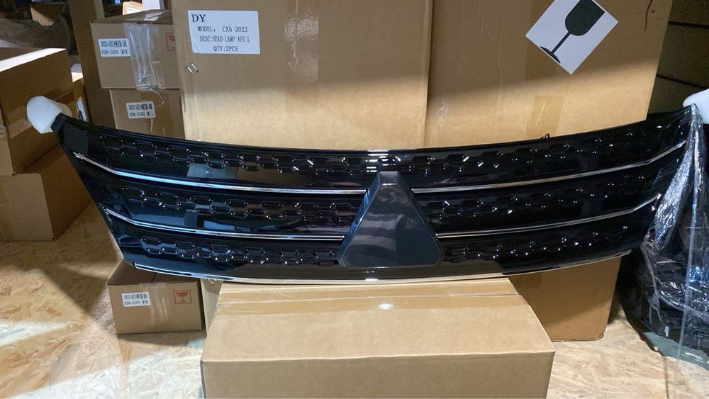 Решітка Mitsubishi Outlander 4 2022 2023 2025 (верх/низ) Решітка верхня Аутлендер 4 нижня