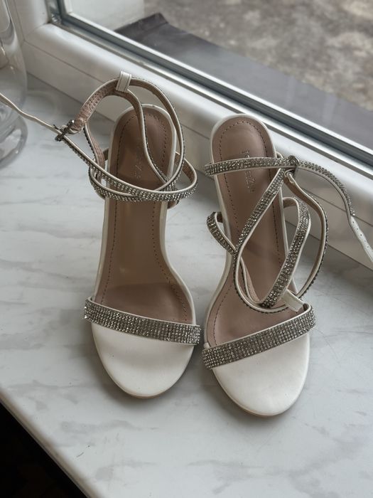 Туфельки блискучі