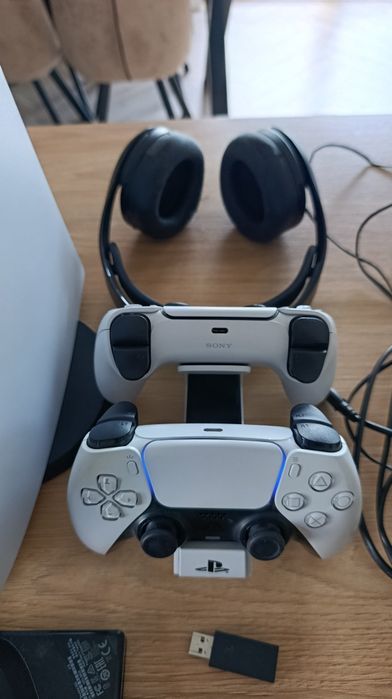 Ps 5 używana 100% sprawna