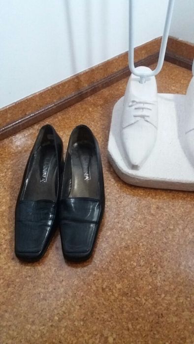 Sapatos pretos estilo classico