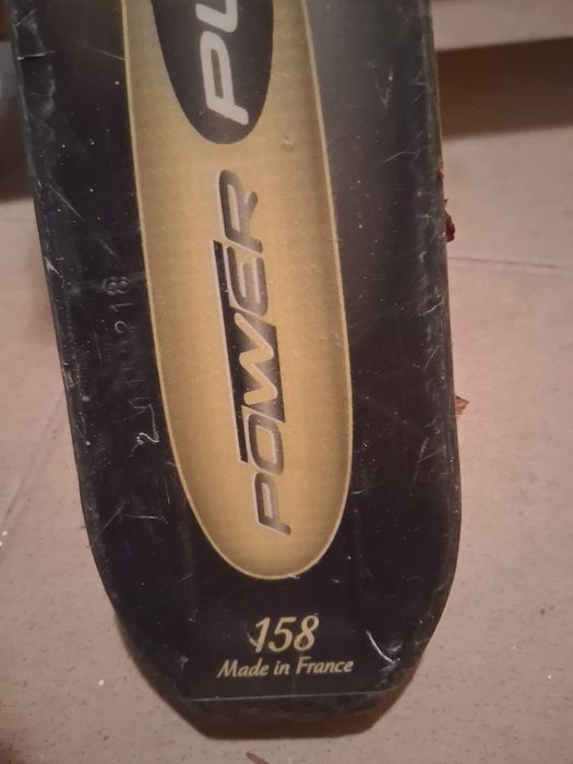 Narty 4 kpl. Atomic, 2×Salmon, Rossignol