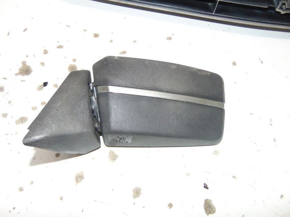 Peugeot 305 grelha central e espelhos