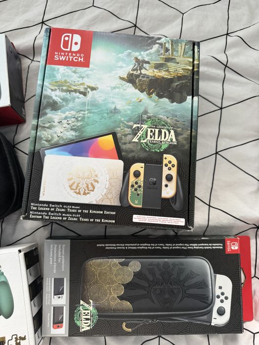 Nintendo Switch OLED Limited Edition Zelda TOTK