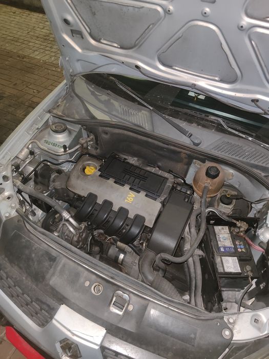 Renault Clio || 1.2 gasolina 16v 2002