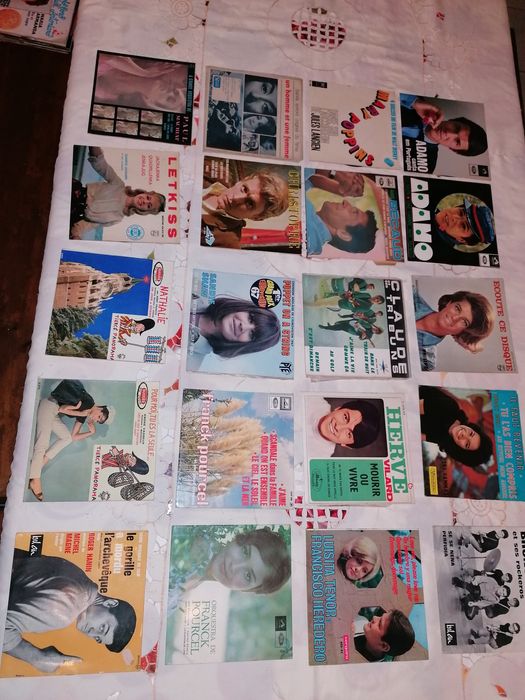 Discos vinil: singles e LP's antigos