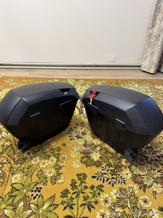 Продам бокові кофри Shad SH23