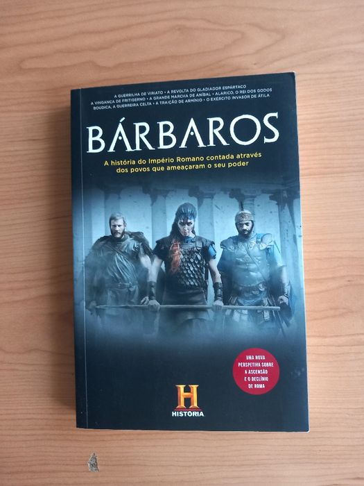 Livro Barato - Barbaros do canal Historia