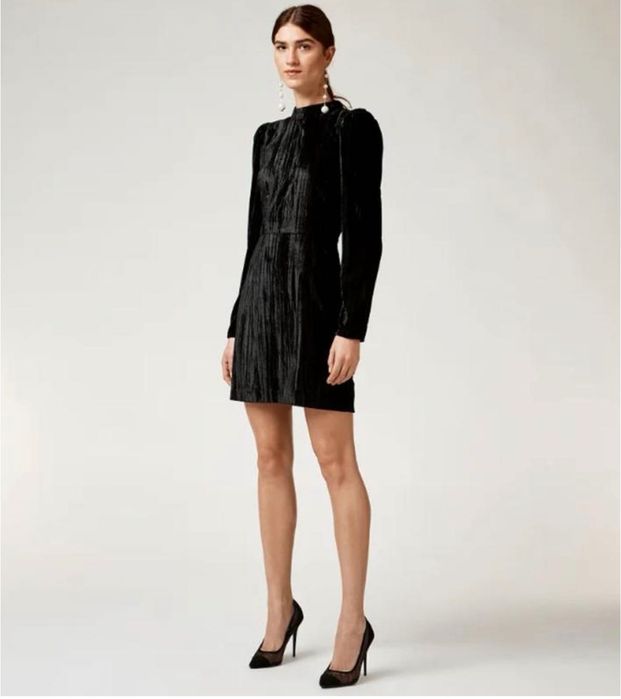 Вечірня чорна сукня