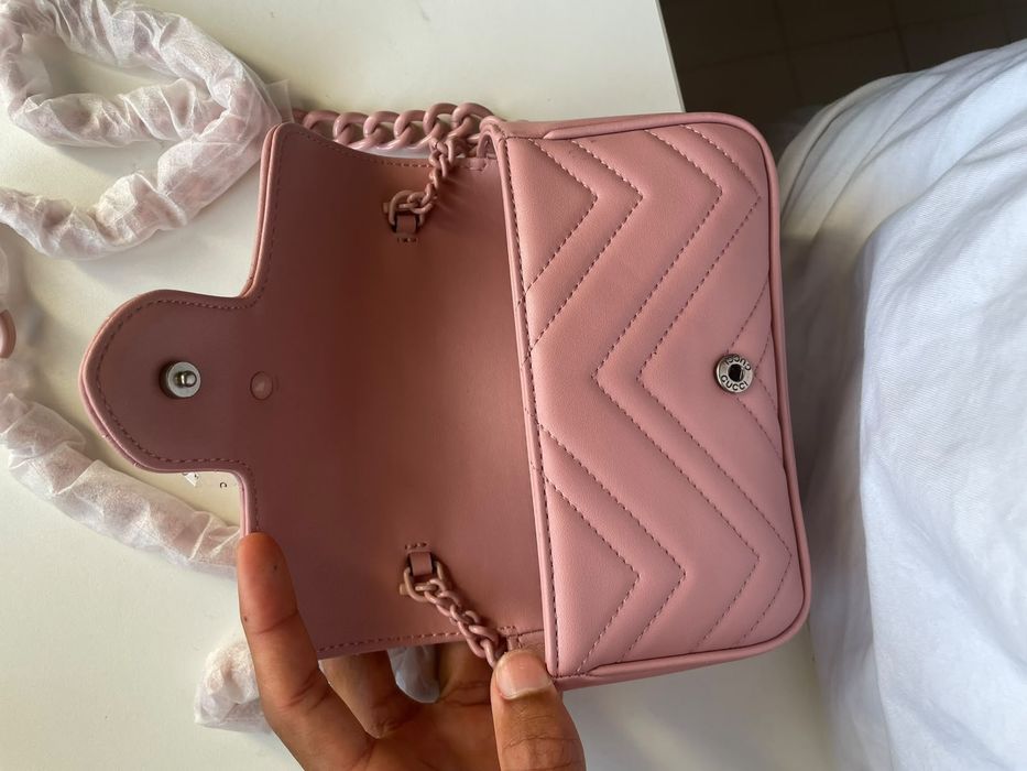 Mala de ombro Gucci GG Marmont Matelassé Mini