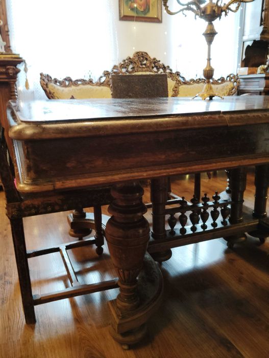 Rozkładany stół +6  krzeseł