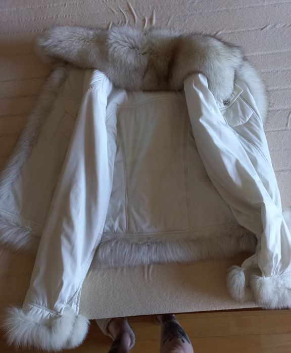 Женская куртка Roccobarocco белого цвета с мехом, оригинал, Италия
