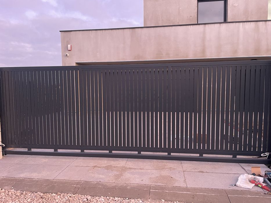 Bramy przesuwne , dwuskrzydlowe , furtki i przesla