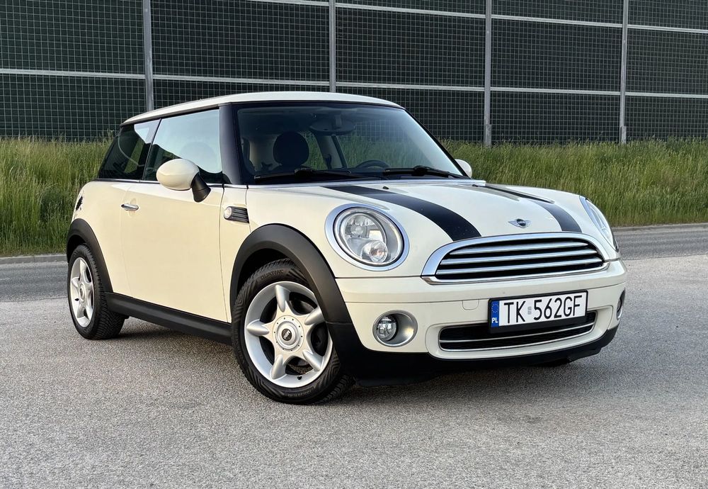 MINI ONE PIĘKNY i DOSKONAŁY  STAN  Bezwypadkowy, Lakier Oryginał  ZERO RDZY