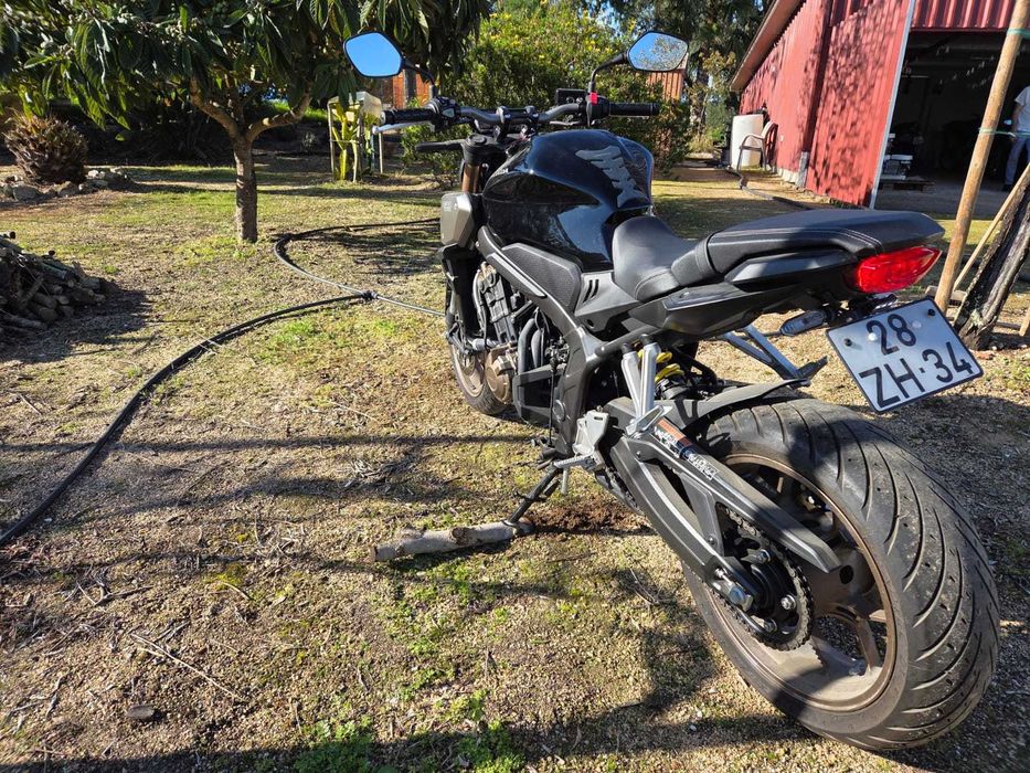 Mota como nova sempre de garagem