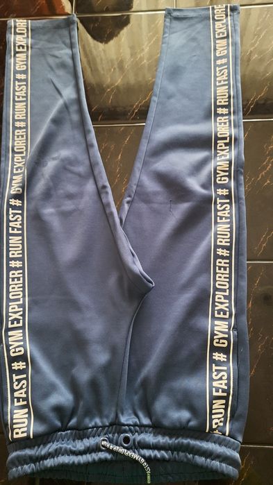 Spodnie dresowe chłopięce r 140 (wymiary).