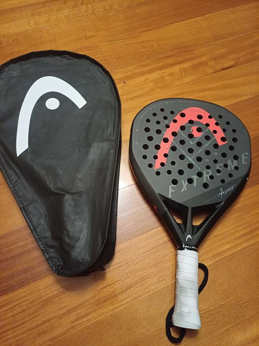 Raquete com capa, padel, Arturo Coelho