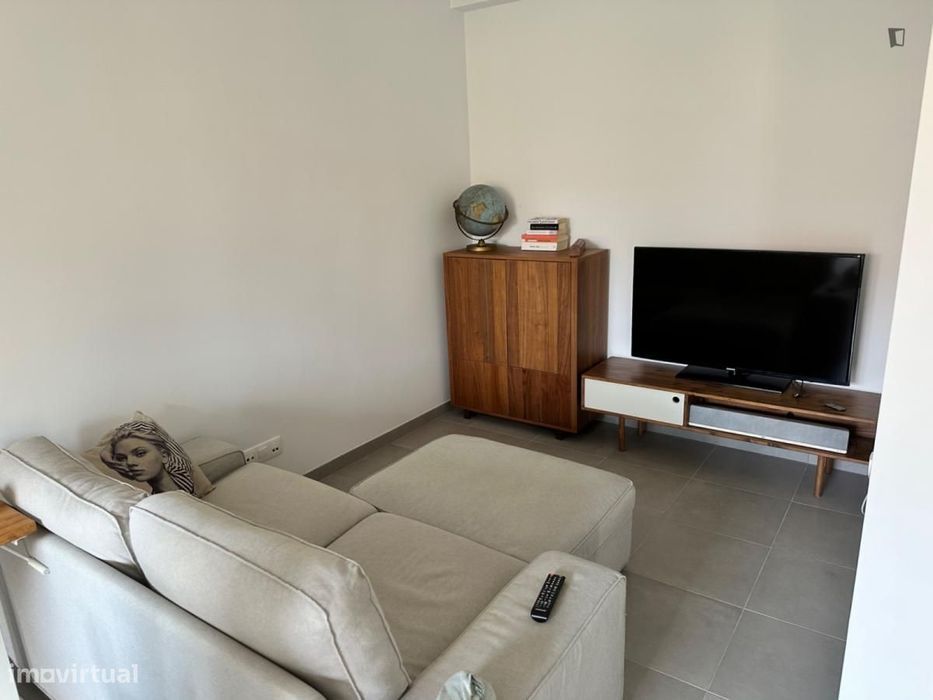 Apartamento com 1 quartos - localizado em Campolide Lisbon