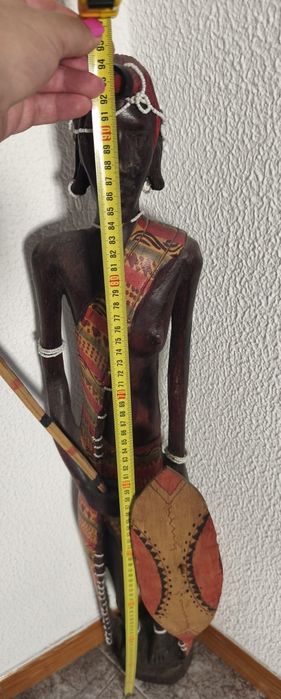 Estátua madeira com 94.5 cm de altura