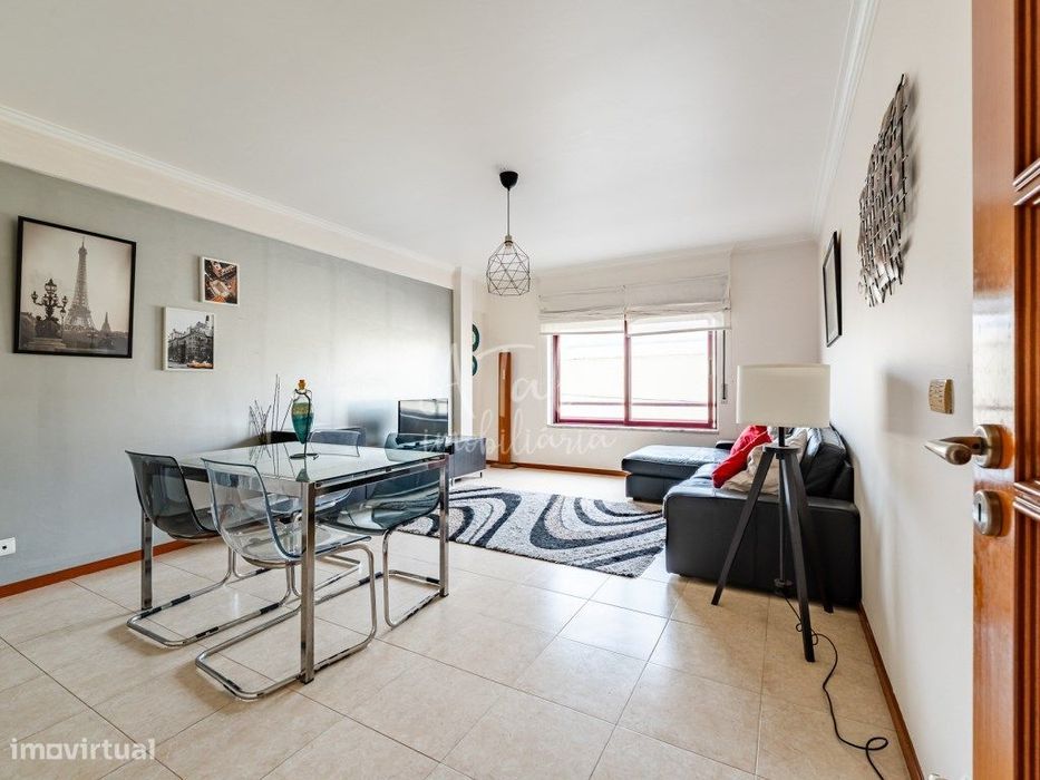 Apartamento T3 com Estacionamento | 10 min de Lisboa