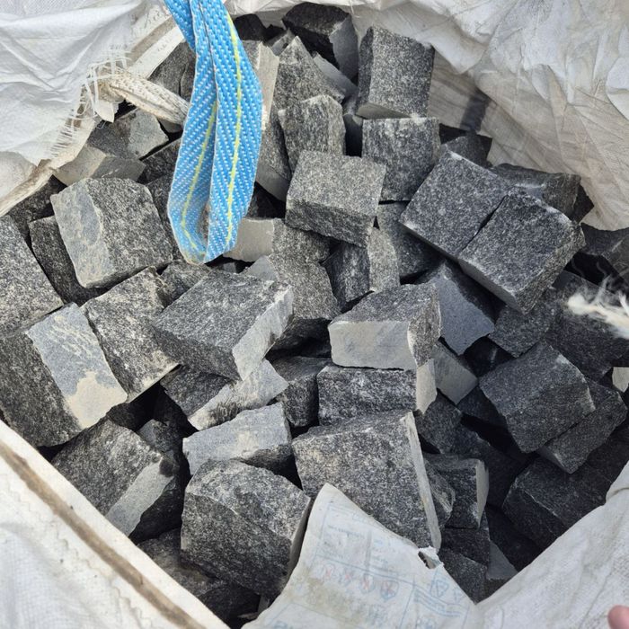 Гранітна бруківка